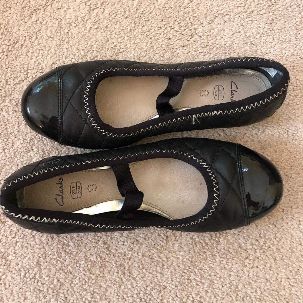 Clarks girls shoes - size 2.5